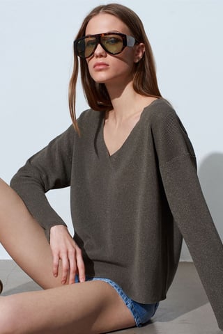 Women's V-neck Ribbed Knit Sweater