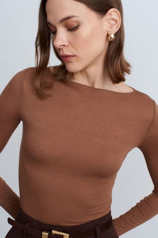 Slim Fit Boat Neck Long Sleeve Knit Blouse