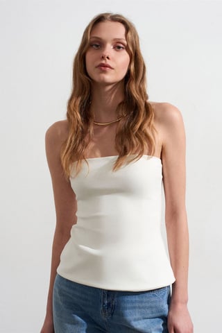 Strapless Slim-fit Bandeau Blouse