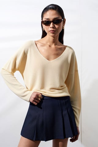 Women's V-neck Ribbed Knit Sweater