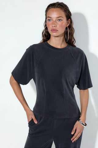 Ribbad kortärmad blus med rundad hals