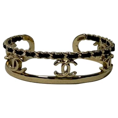 Chanel CC Kedja Accent Armband i Guldmetal
