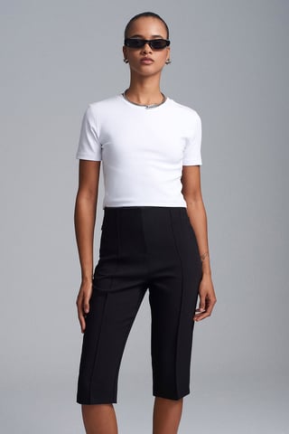 High-waist Straight Capri Shorts With Slit