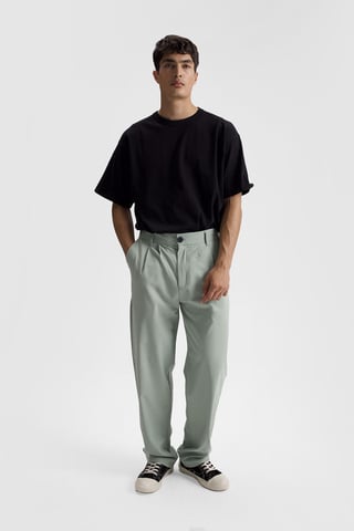 Men's Relaxed Fit Pleated Straight Leg Pants