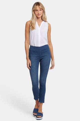 Ami Skinny Ankle Pull-On Jeans In Soft-Contour Denim™ With Side Slits