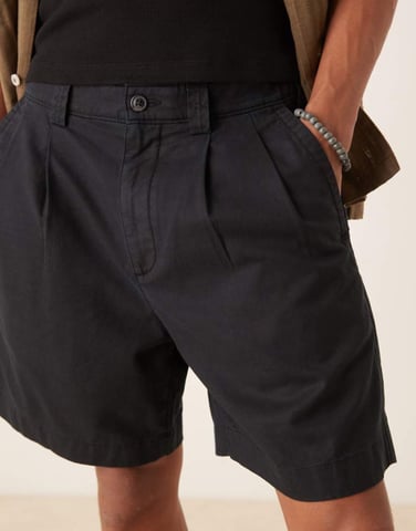 Abercrombie & Fitch 9\\" pleated short in black"