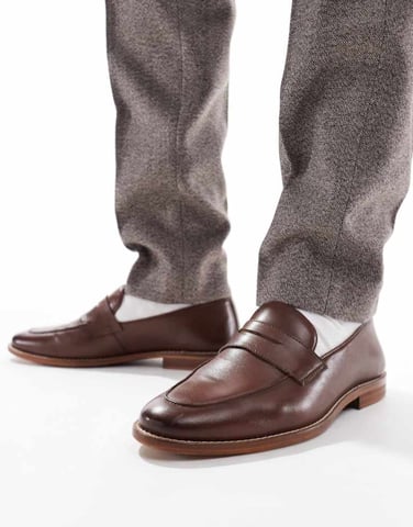 schuh Rune loafers in brown leather