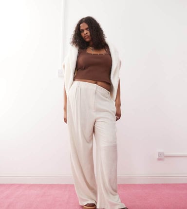 COLLUSION Plus relaxed woven trouser with linen in stone - STONE