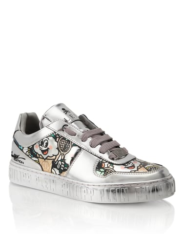 Lo-Top Sneakers