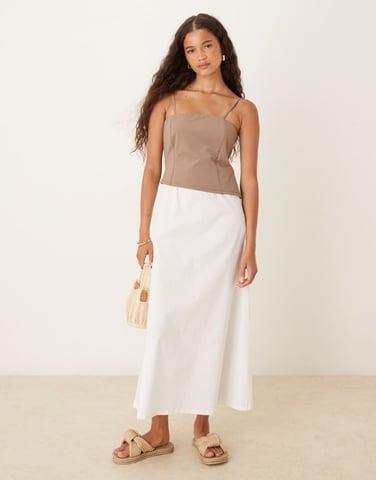 ASOS DESIGN maxi klänning med spaghettiband och poplinkjol i mocha
