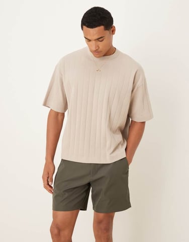 Abercrombie & Fitch 7\\" tailored shorts in khaki"