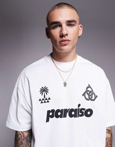 ASOS DESIGN oversized t-shirt med fotbollstryck i vitt
