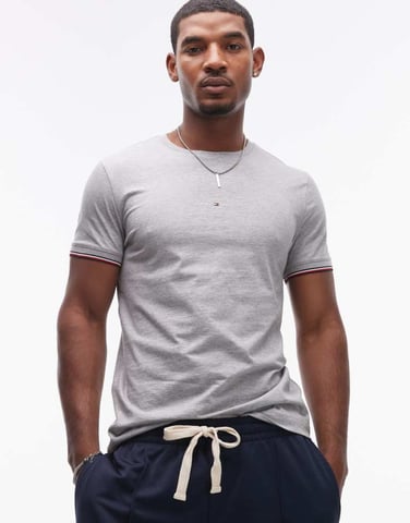 Tommy Hilfiger t-shirt med logotyp i grått
