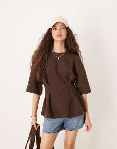 ASOS DESIGN kortärmad topp i chokladblommig jacquard