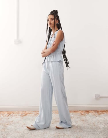 Reclaimed Vintage wide leg relaxed linen blend trouser in power blue