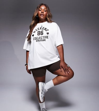 Weekend Collective Curve koordination leggingshorts med hjärtgrafik i choklad