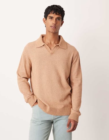 ASOS DESIGN avslappnad texturerad långärmad stickad polo med urklippt hals i brunt