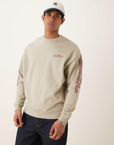 ASOS DESIGN sweatshirt med texttryck på ärmarna i stenfärg