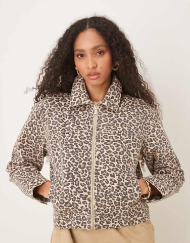 Abercrombie & Fitch denimjacka med framdragkedja i leopardtryck