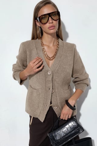 Women's Ribbed V-neck Button Cardigan