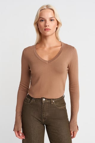 Women's V-Neck Knit Sweater With Side Slit