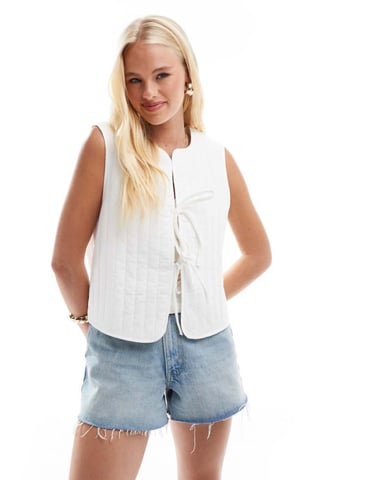 Pieces lightweight quilted tie front summer gilet in cloud white