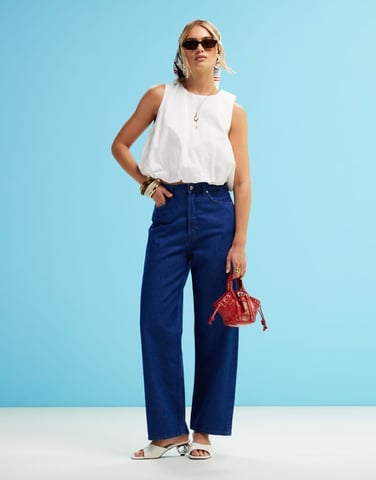 ARKET Amber fatta jeans i ren djupblå tvätt