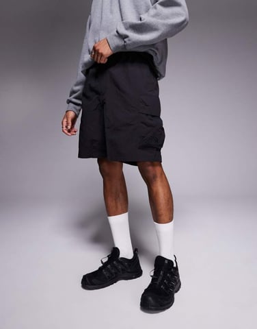 The North Face cargo pocket logo shorts in black