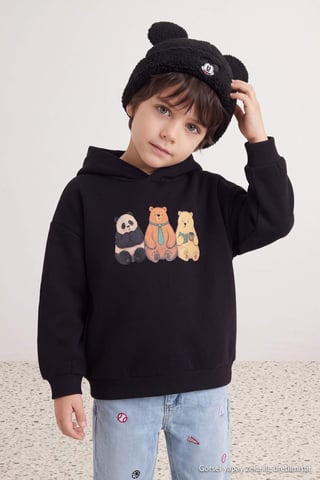 TRENDYOLKIDS Boys Black Graphic Long Regular fit Sweatshirts