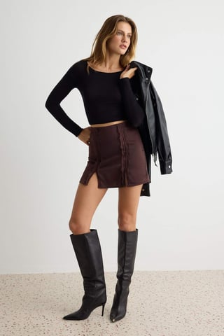 TRENDYOLMİLLA Women's Brown Plain Normal waist Shorts & Bermudas