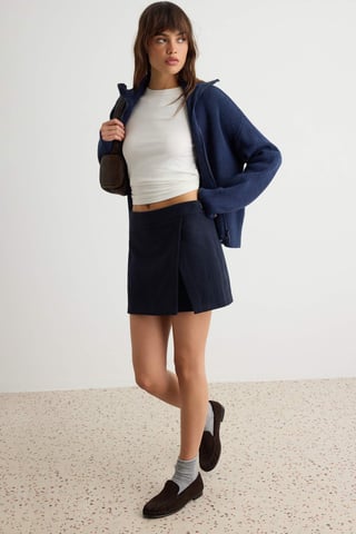 TRENDYOLMİLLA Women's Dark blue Plain Normal waist Shorts & Bermudas