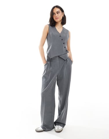 Vero Moda slouchy plisserad byxdrareg i mörkgråmelerad