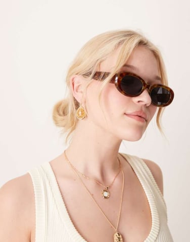 Jeepers Peepers chunky oval sunglasses in tortoiseshell