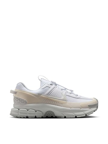 Zoom Vomero Roam Sneakers