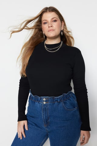 Trendyol Curve Dam Svart Enfärgad Lång Figursydd Plus size Blusar