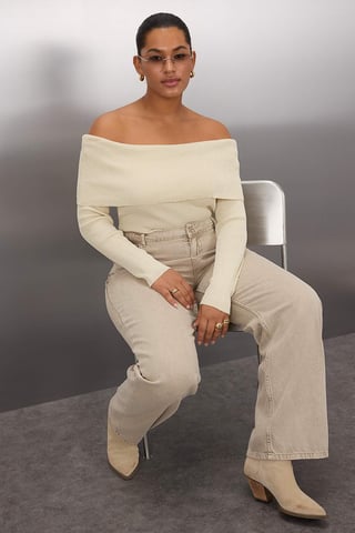 Trendyol Curve Women's Ecru Plain Long Fitted Plus Size Blouses