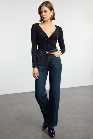 TRENDYOLMİLLA Women's Black Plain Long Fitted Blouses
