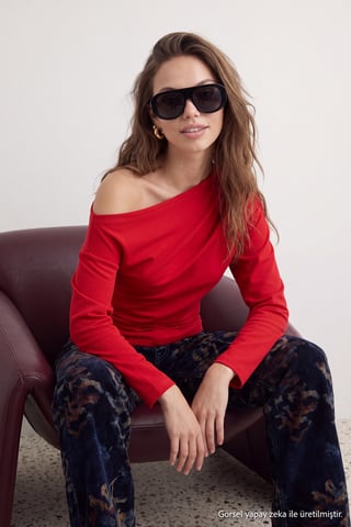 TRENDYOLMİLLA Women's Red Plain Long Fitted Blouses