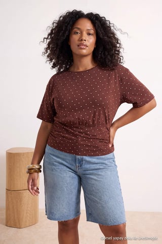Trendyol Curve Women's Brown Striped Short Regular fit Plus Size Blouses