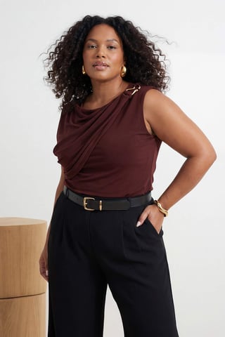 Trendyol Curve Women's Brown Plain Sleeveless Fitted Plus Size Blouses