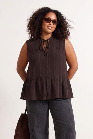 Trendyol Curve Women's Brown Plain Sleeveless Fitted Plus Size Blouses