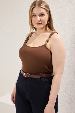 Trendyol Curve Women's Brown Plain Sleeveless Fitted Plus Size Blouses