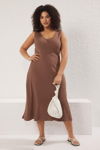 Trendyol Curve Women's Brown Plain Midi Sleeveless Casual A-line Plus Size Dress