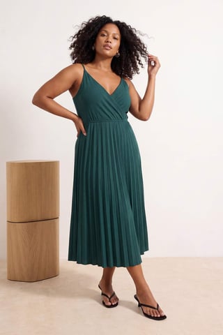 Trendyol Curve Women's Green Plain Midi Sleeveless Casual A-line Plus Size Dress