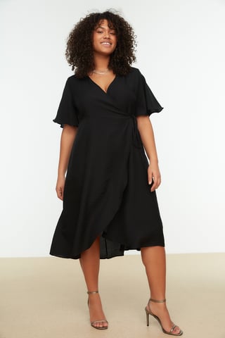 Trendyol Curve Women's Black Plain Midi Short Casual A-line Plus Size Dress