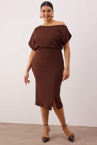 Trendyol Curve Women's Brown Plain Midi Short Party Bodycon Plus Size Dress