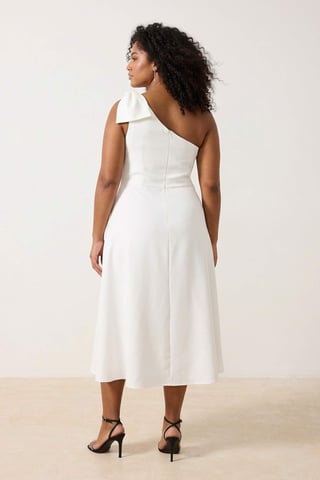 Trendyol Curve Women's Ecru Plain Maxi Sleeveless Stylish/Night Bodycon Plus Size Dress