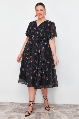 Trendyol Curve Women's Multicolor Floral Maxi Short Casual A-line Plus Size Dress