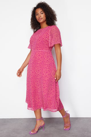 Trendyol Curve Women's Pink Animal print Midi Short Casual A-line Plus Size Dress