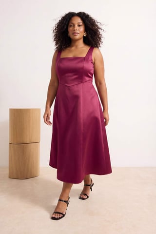 Trendyol Curve Women's Pink Plain Midi Sleeveless Stylish/Night Bodycon Plus Size Dress